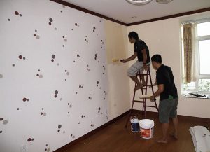 Sơn lại tường dán giấy cần xử lý