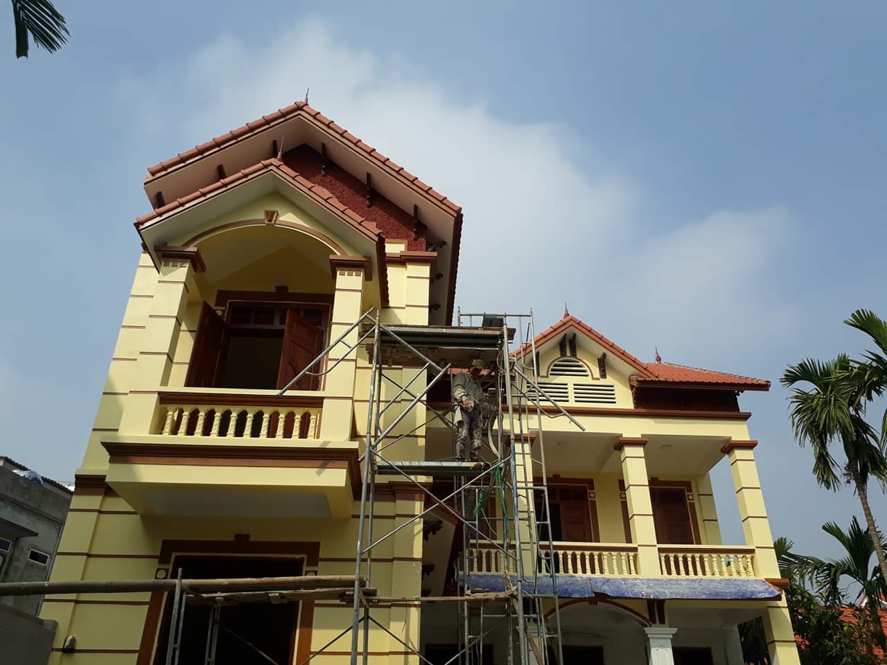 Sơn nhà 100m² hết bao nhiêu tiền? Kinh nghiệm giúp Bạn tiết kiệm 20% chi phí