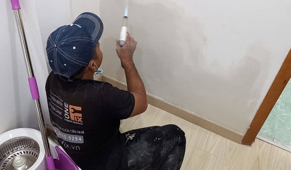 Sơn tường bị lỗ kim