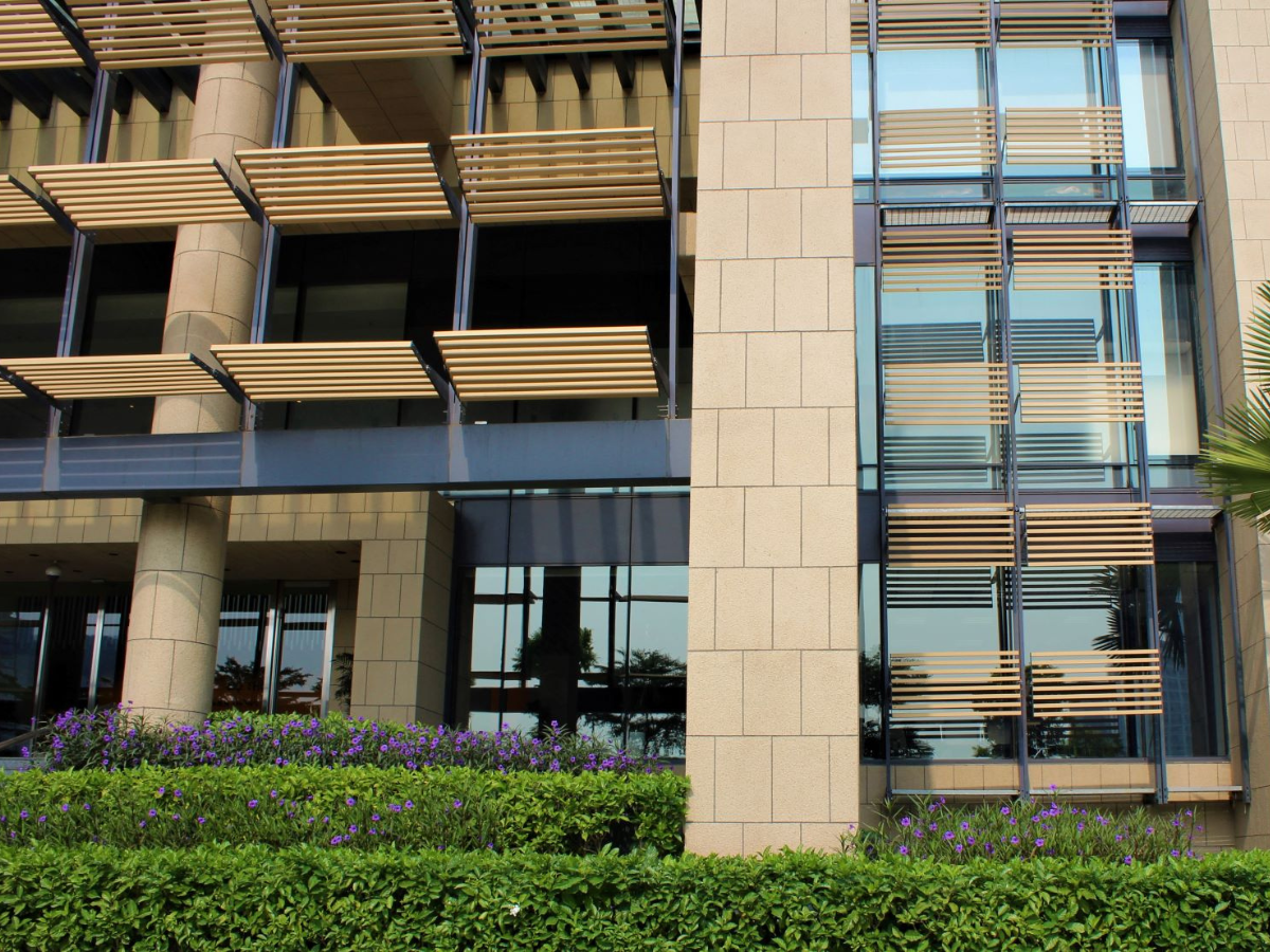 Cách chọn sơn cho các bề mặt ngoại thất: Gỗ, kim loại, bê tông và hơn thế nữa